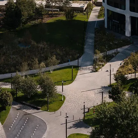 Cozy And Sunny With Free Parking Sky Park * Bratislava