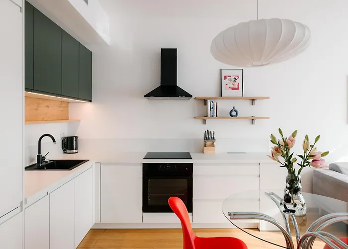 Cozy And Sunny With Free Parking Sky Park * Bratislava