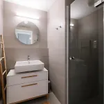 Cozy And Sunny With Free Parking Sky Park Apartment