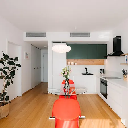Apartmán Cozy And Sunny With Free Parking Sky Park Bratislava