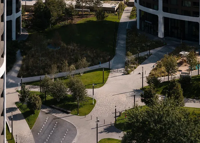 Cozy And Sunny With Free Parking Sky Park * Bratislava